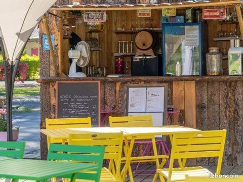 Oh! Campings - Camping Paradis A L'Ombre Des Tilleuls Peyrouse エクステリア 写真
