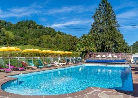 Oh! Campings - Camping Paradis A L'Ombre Des Tilleuls Peyrouse エクステリア 写真