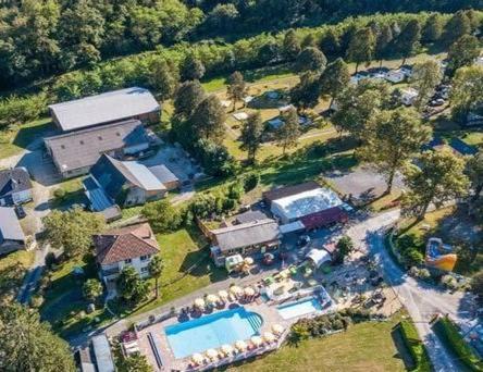 Oh! Campings - Camping Paradis A L'Ombre Des Tilleuls Peyrouse エクステリア 写真